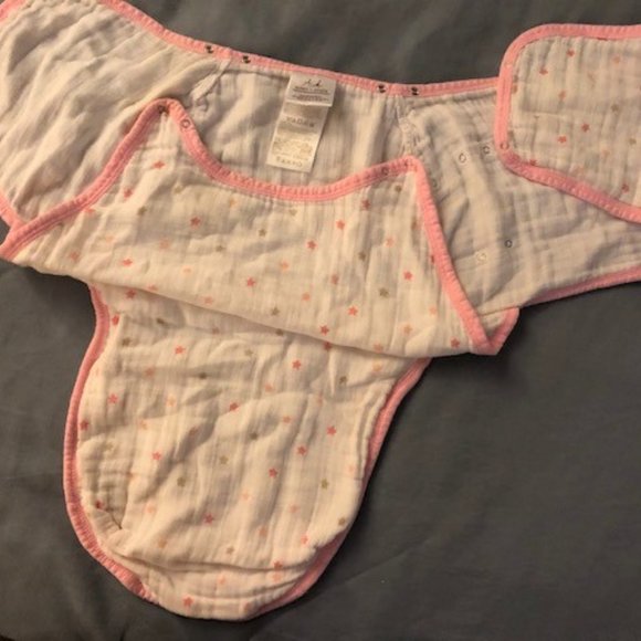 aden and anais easy swaddle with snaps 0-3 months up to 14 lbs - Picture 2 of 3